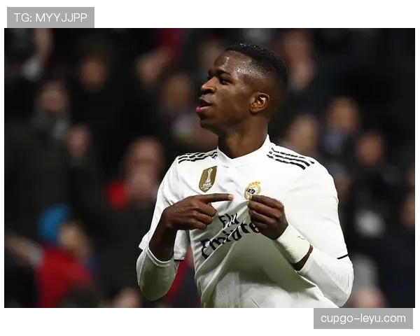 皇马为维尼修斯标出天价转会费,引发足坛广泛关注与热议 皇马为维尼修斯标出天价转会费,引发足坛广泛关注与热议