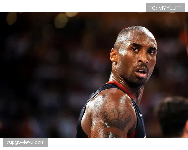 科比凌晨四点的训练照又刷屏了，这人真是把自律刻进DNA里了